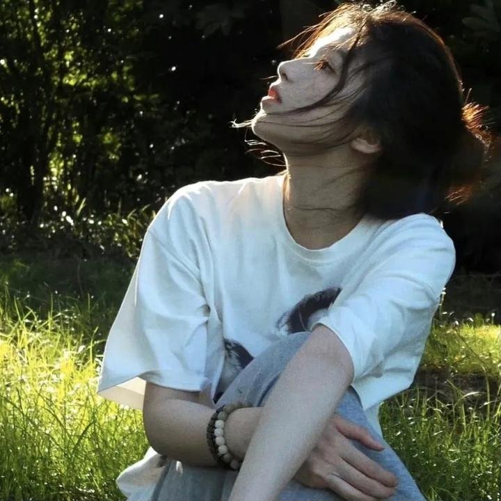 年轻女孩爱过来